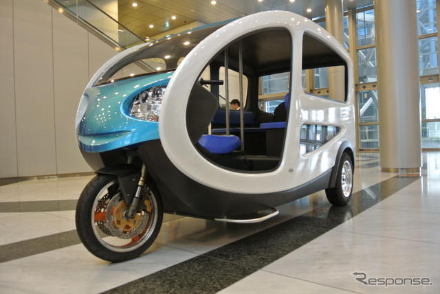 EV Tricycle Taxi Terra Motors