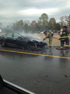 Tesla Model S in fiamme, Tennessee 
