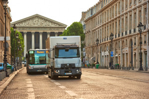 Renault Trucks D è in fase di test in condizioni di reale utilizzo dalla società Speed Distribution Logistique che lavora per l’azienda Guerlain